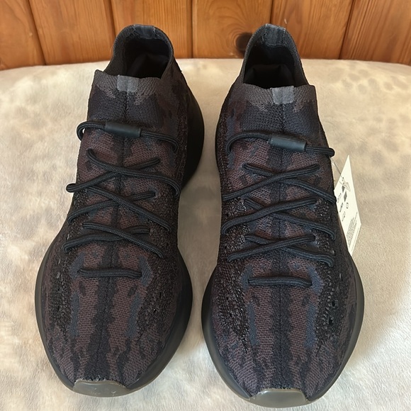 Yeezy Boost 380 Size 10.5 SKU FZ1270 Onyx - Picture 4 of 8